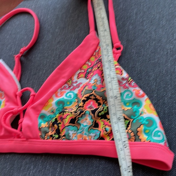 SOLD—BODY GLOVE L NEVER WORN BIKINI TOP - Picture 7 of 7